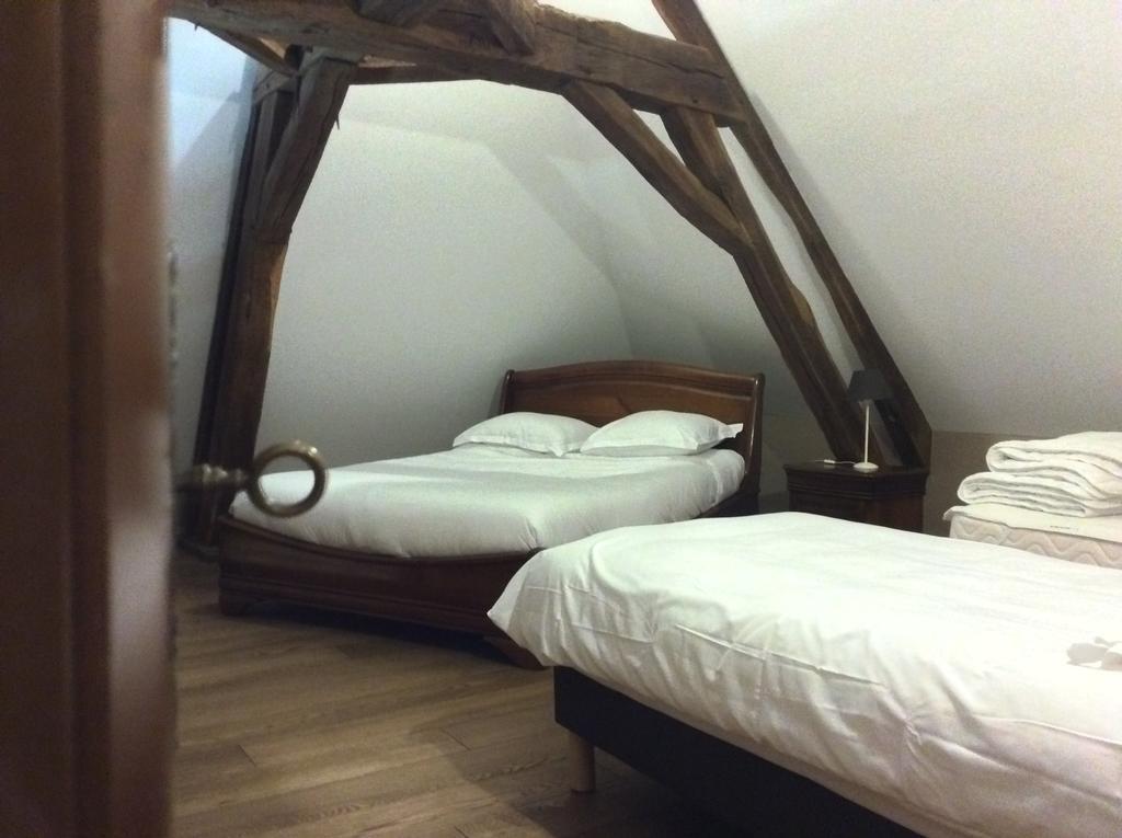 مبيت وإفطار Saint-Christophe-en-Brionnais Domaine De Noyer الغرفة الصورة