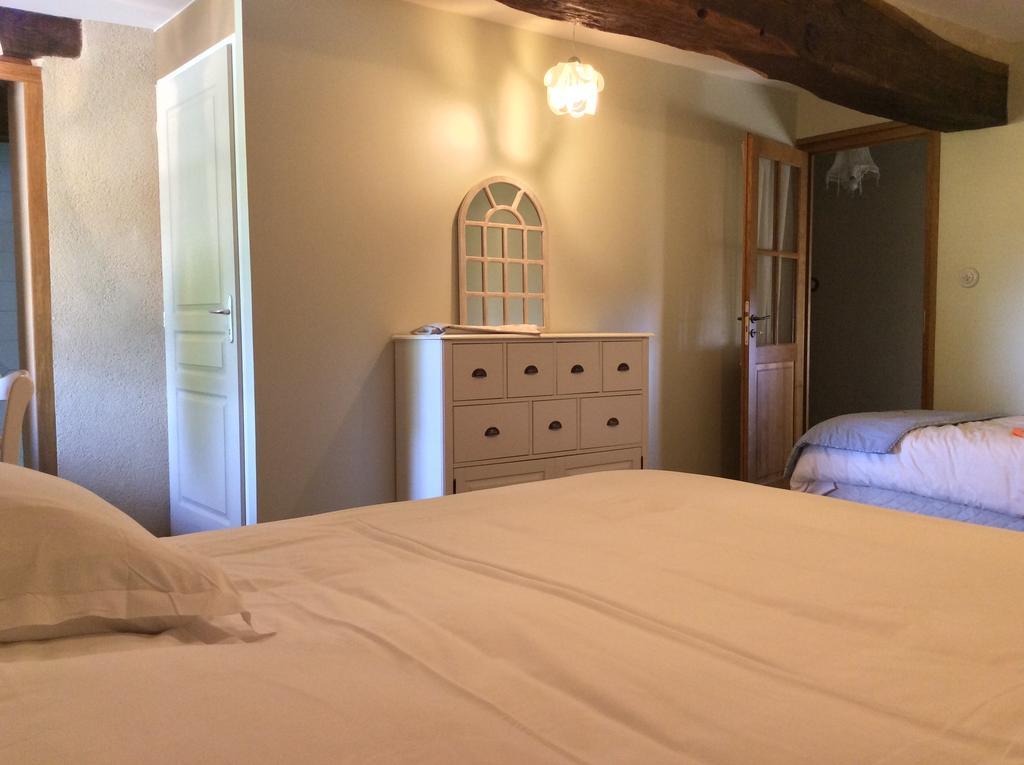 مبيت وإفطار Saint-Christophe-en-Brionnais Domaine De Noyer الغرفة الصورة