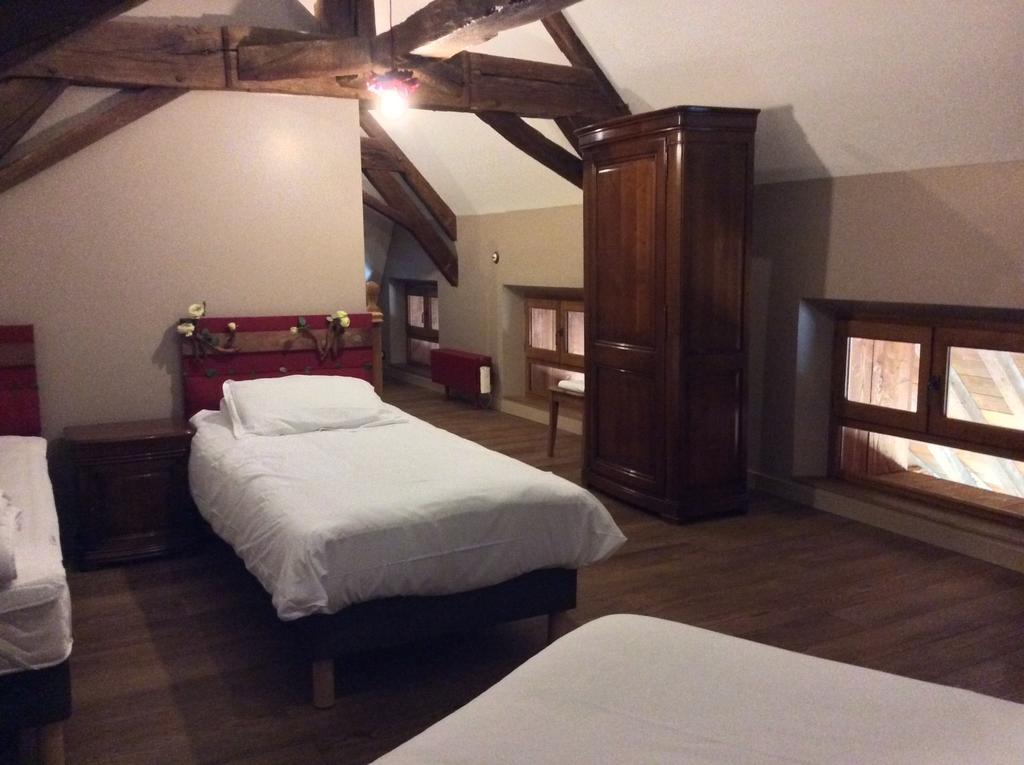 مبيت وإفطار Saint-Christophe-en-Brionnais Domaine De Noyer الغرفة الصورة